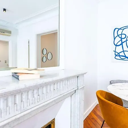 Appartamento Le Delon - Passy Tour Eiffel A Pied - 5personnes- Climatisation Parigi